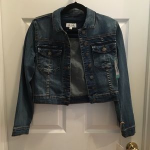 Cropped denim jacket